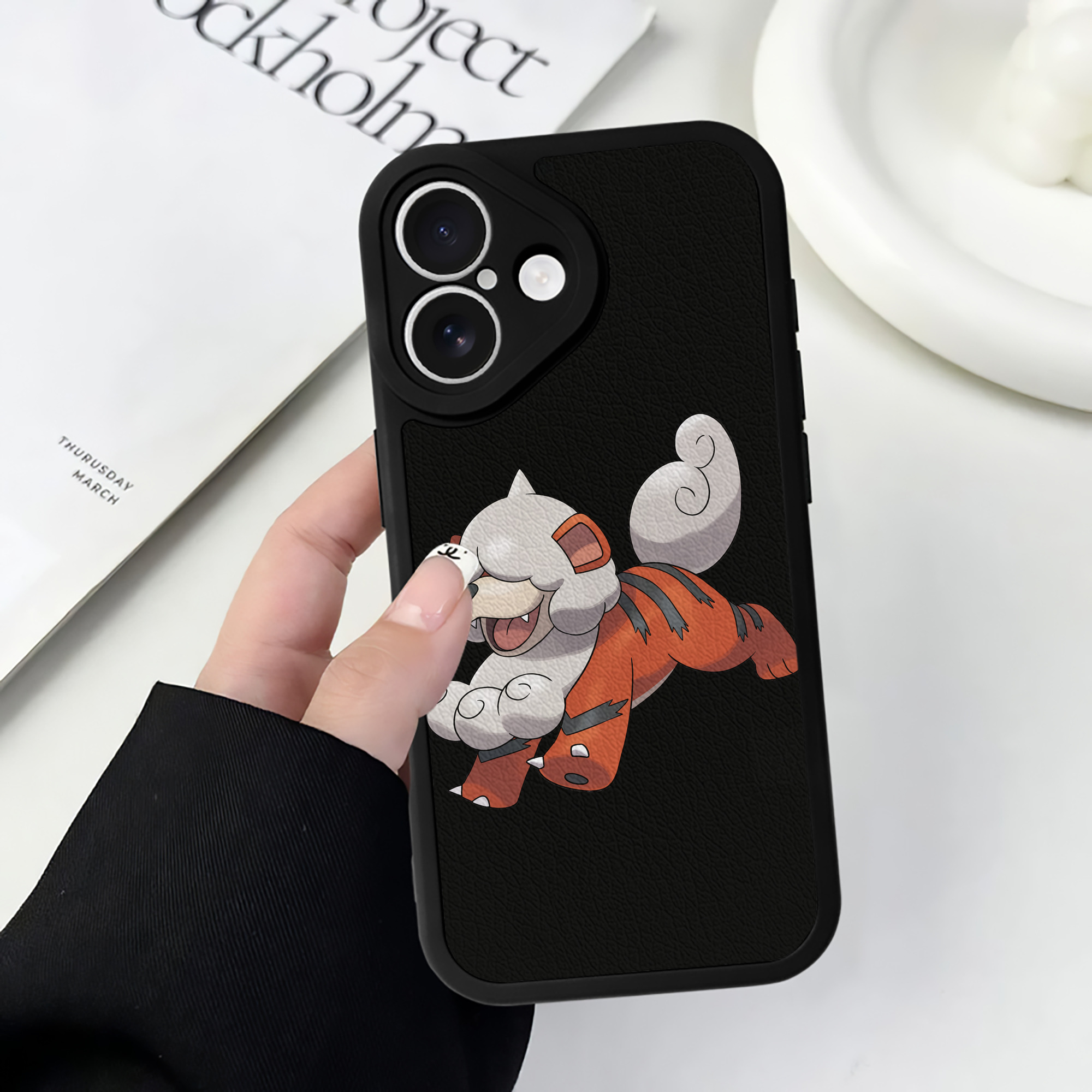 （画像用） ポケットモンスター Pokémon 【iPhone 16シリーズ対応】シリコンスマホケース（レザー調） 材質：シリコン